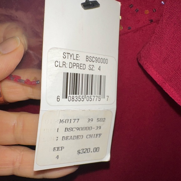 BCBG max Mara, gorgeous red dress - Picture 3 of 16